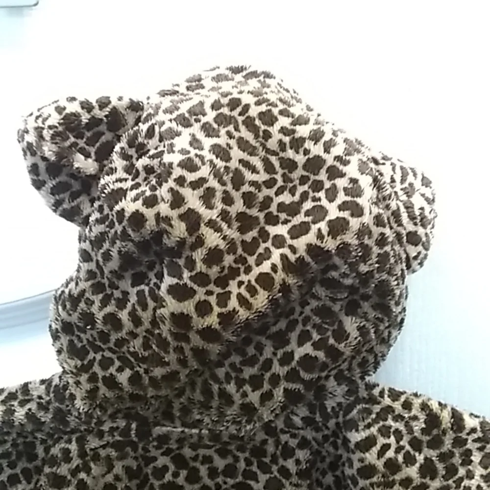FINAL MARKDOWN Old navy hooded leopard sleeper 0-3 months